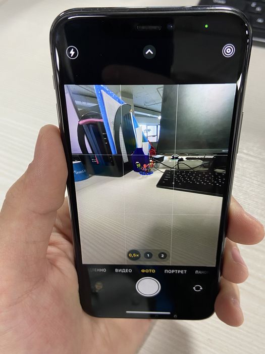 Iphone 11 pro в хорошем состояние