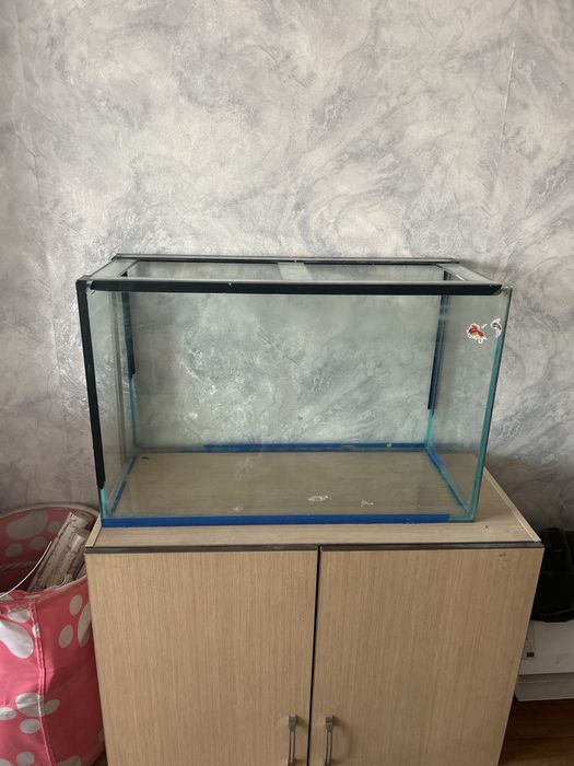 Продам аквариум срочно