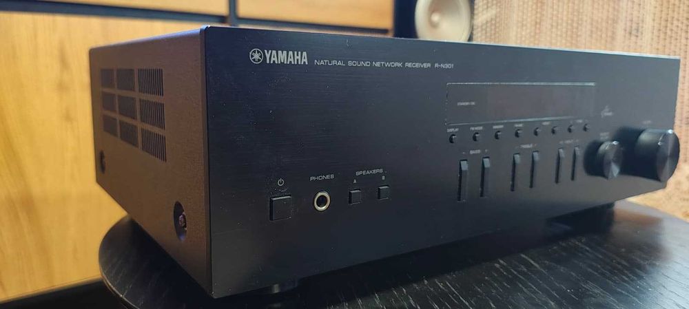 Amplificator Yamaha R-N301 – stare excelentă