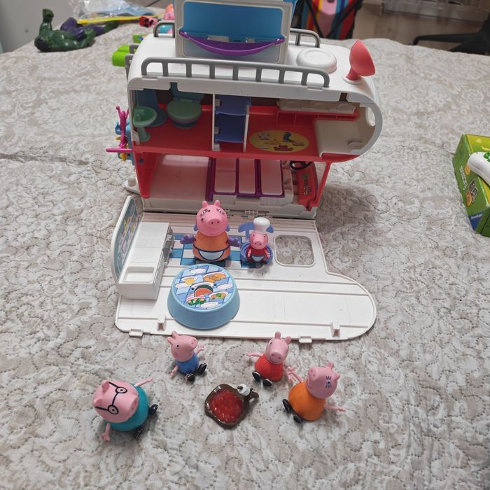 Peppa Pig camper