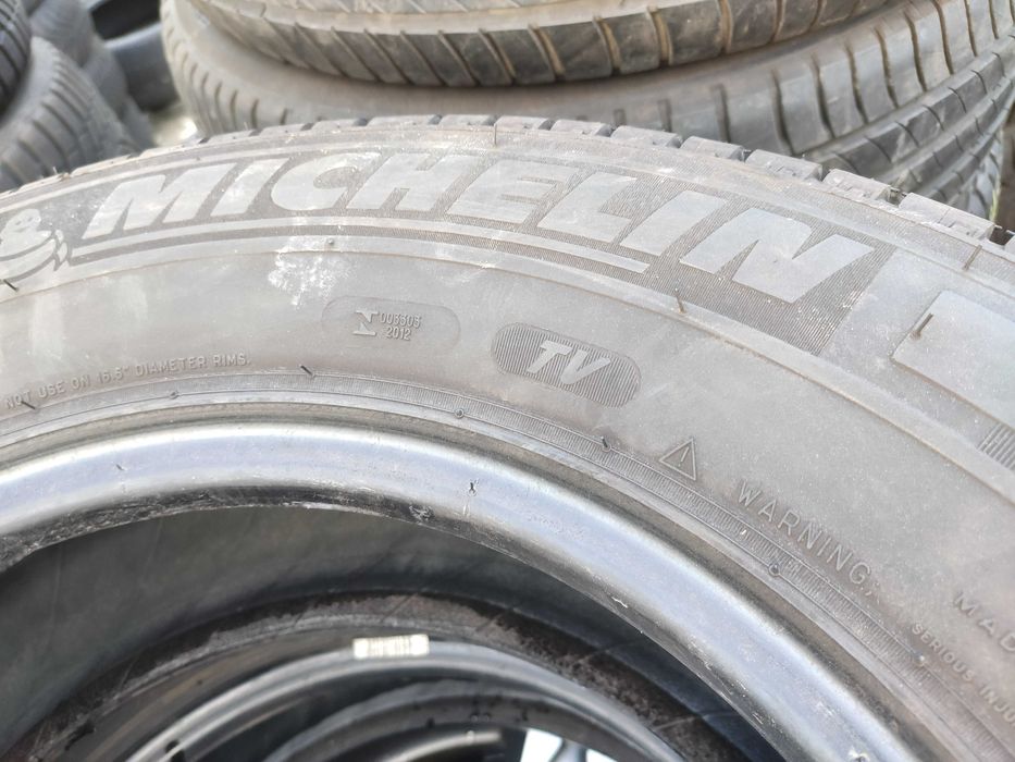 2бр Летни гуми за бус 235 65 16 С - Michelin