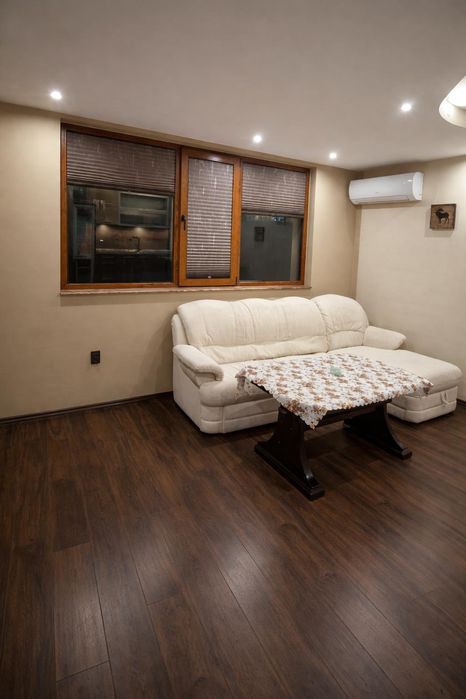 Дава се под наем Двустаен апартамент в София, Хладилника - 75 кв.м за 698.19 € - Снимка #4