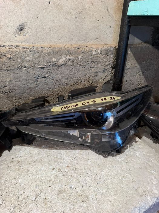 Оргинален комплект фарове фар Мазда mazda cx5  2017+++
