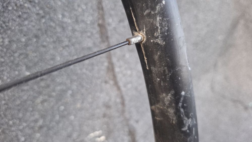 Roată spate CROSSMAX 29" MTB – Butuc Mavic (SE VINDE PENTRU BUTUC / piese). Inelul(Janta) are fisură!