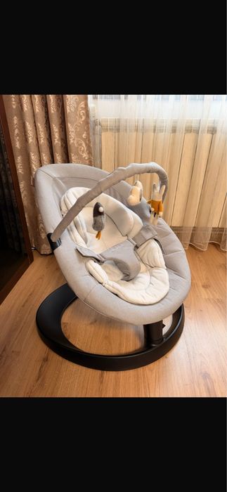 Leagăn bebe Nuna Leaf Grow + arc jucării, stare impecabilă