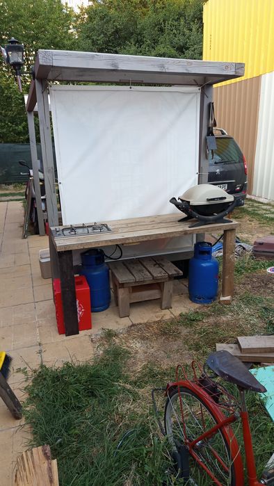 Спирка Навес за почивка Барбекю