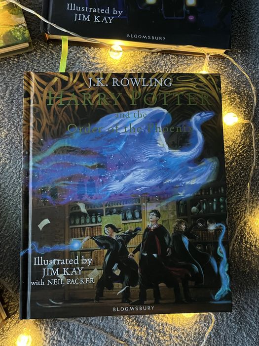 Книги Гарри Поттер с иллюстрациями