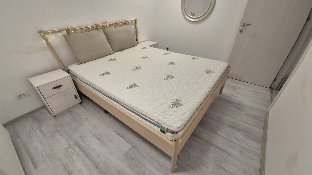 Vand pat cu saltea topper si noptiere