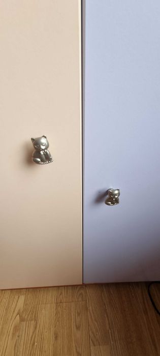 Детско легло с матрак и гардероб