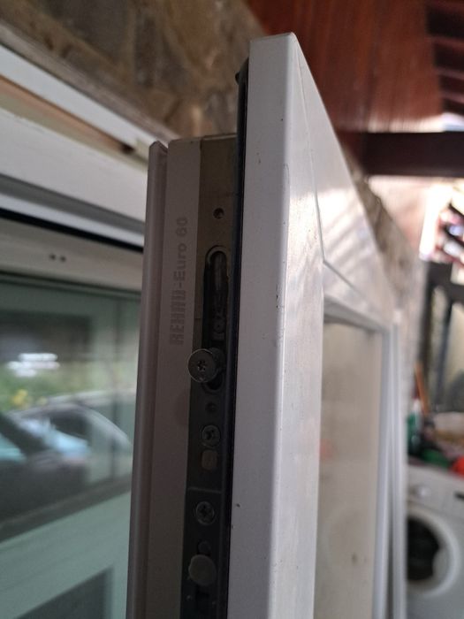 ferestre termopan Rehau