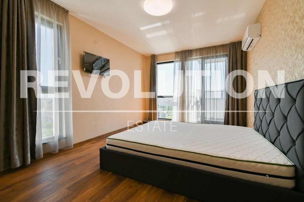 Тристаен апартамент в ж.к. Дружба 2