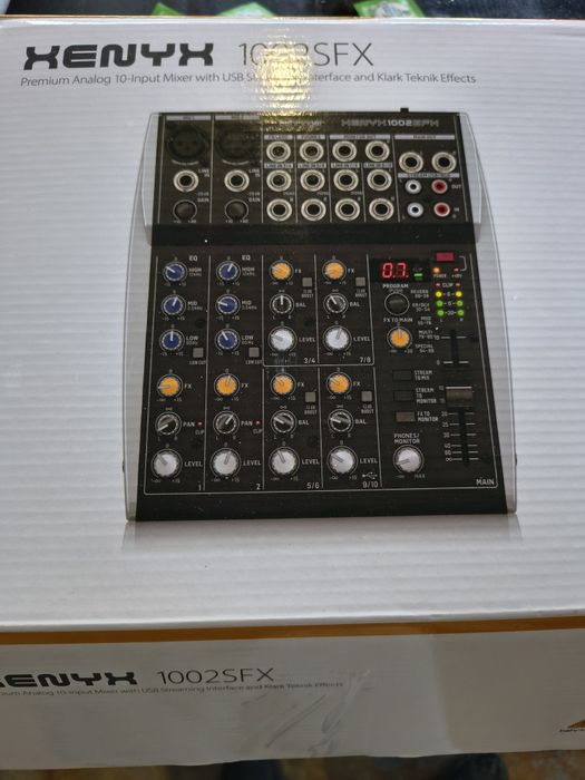 Пулт беринжер  чисто нов само отоврена кутията