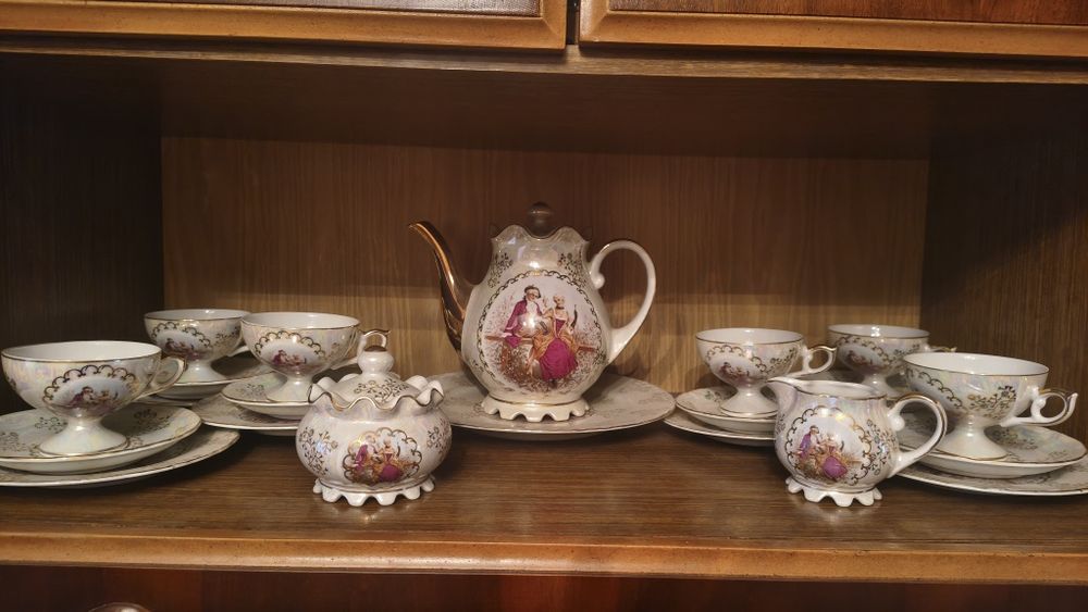 Чайный сервис на 6 персон. Антиквариат