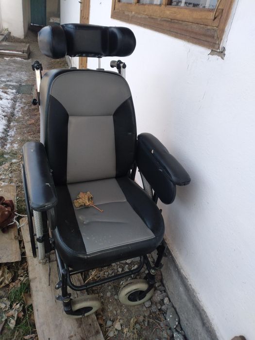 Коляска инвалидная