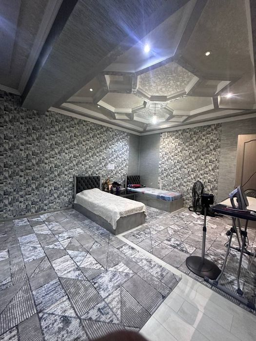 Срочно. Юнусобод Хасанбой 300.000$
3.1 sotok7
7 ta xona 
xasanboy

300