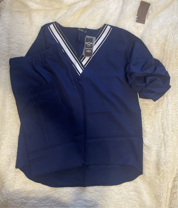 Продам брючный костюм