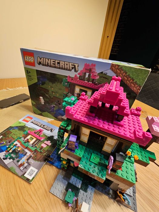 Lego Terenul de Antrenament, 534 piese