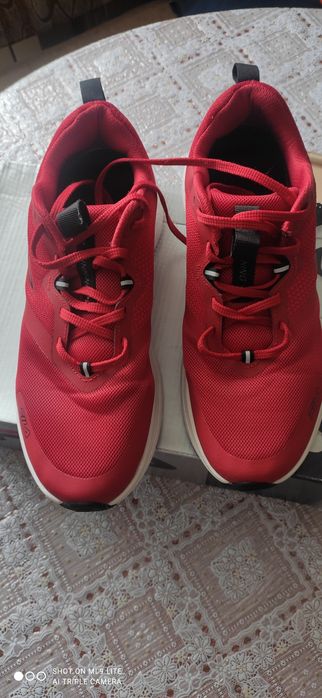 Продаются кроссовки Fila 43 размер.