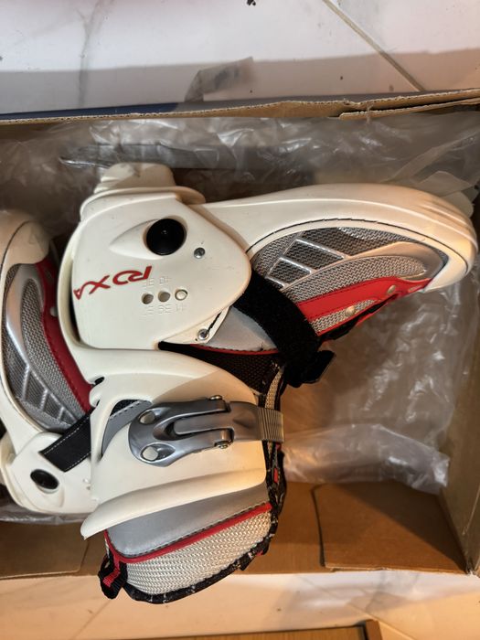 Кънки за лед Roxa. Чисто нови.