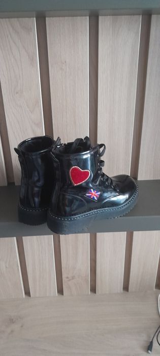 Ghetuțe lăcuite fetite