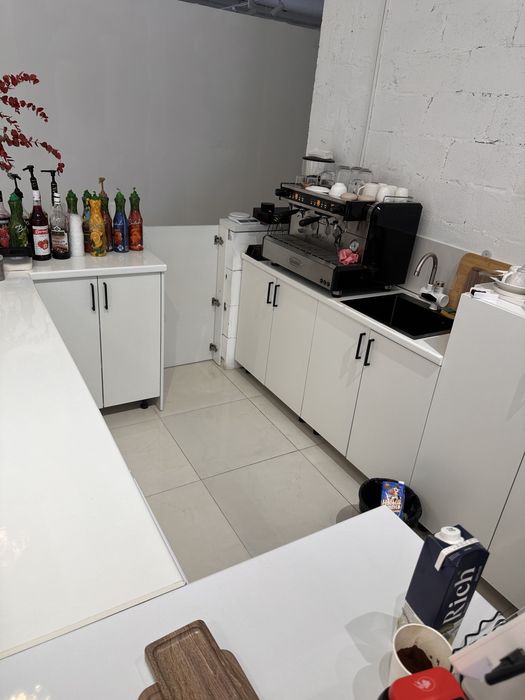 Продам столы , и шкафы