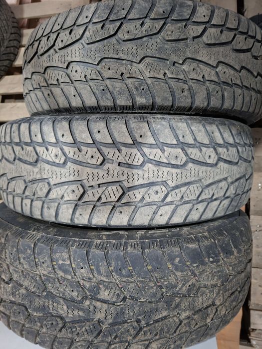 Продам шины 215/65/16