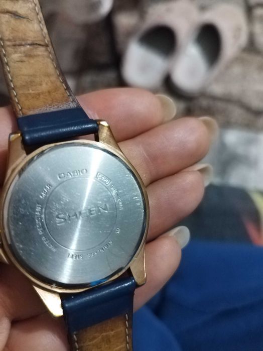 Продавам дамски часовник casio