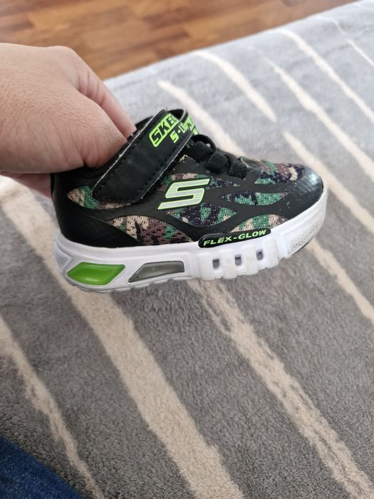 Adidasi skechers 19