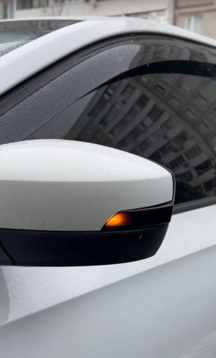 Динамични бягащи мигачи за огледалата за Шкода Рапид Skoda Fabia Rapid