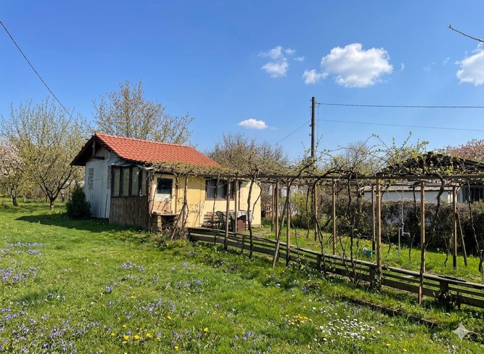 Продава се Къща в с. Ветрен, Област Силистра - 920 кв.м за 9 €/кв.м - Снимка #1