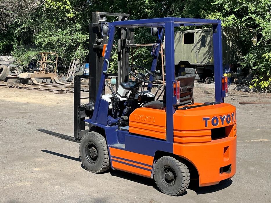 Вилочный погрузчик бу Toyota