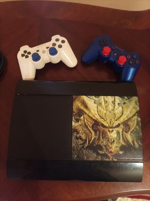 PlayStation 3 super slim modat