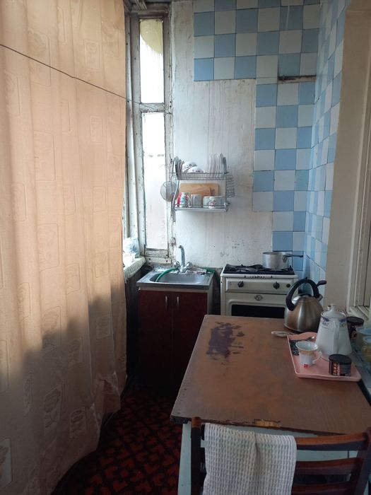 *2 комн. Балкон 1,5х6. Срочно