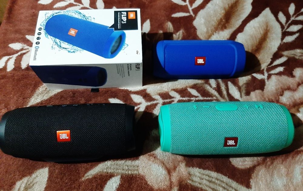 Vând lot pachet 4 Boxe JBL Defecte - Charge 3 x2, Charge 2, Flip 3  în stare bună