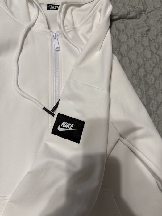 Бяла горница на Nike