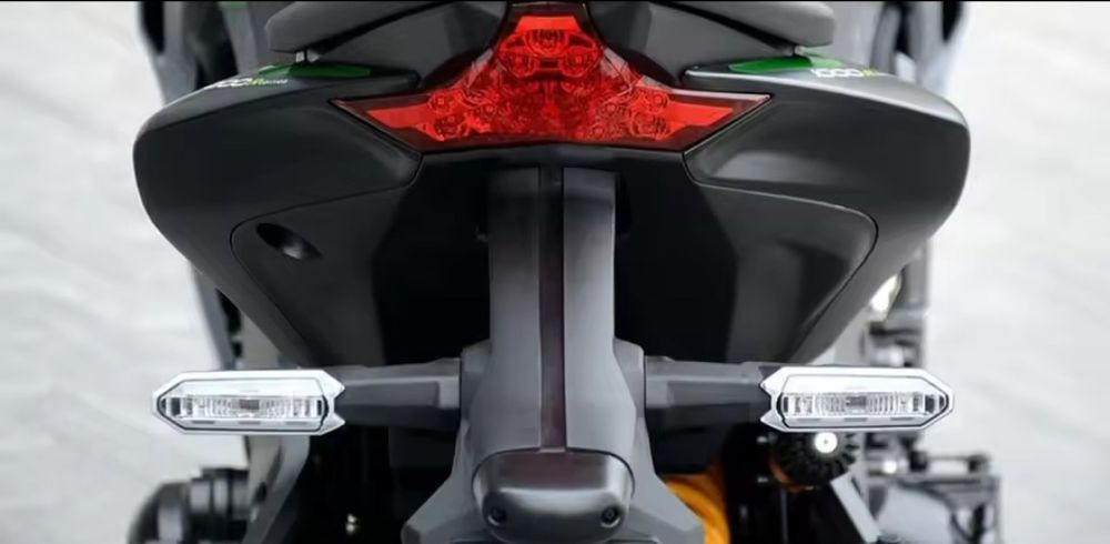 Semnalizari Led Dedicate Kawasaki Z1000 Z800 Z750
Z900 Z650 Z400 Z125