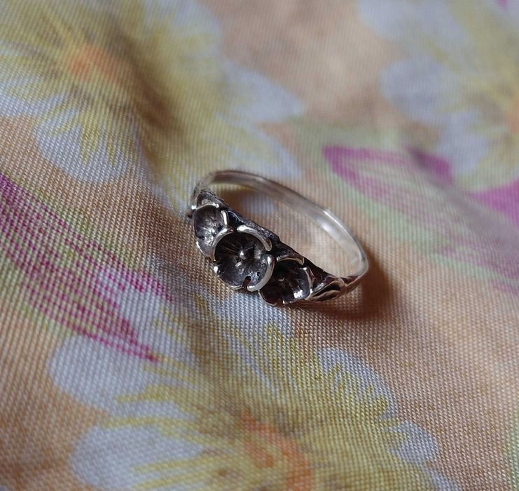 Сребърен пръстен с цветя