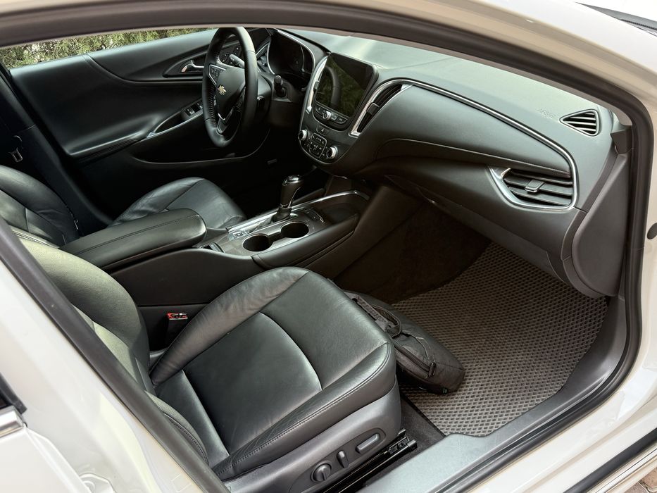 Malibu 2017г 64000км