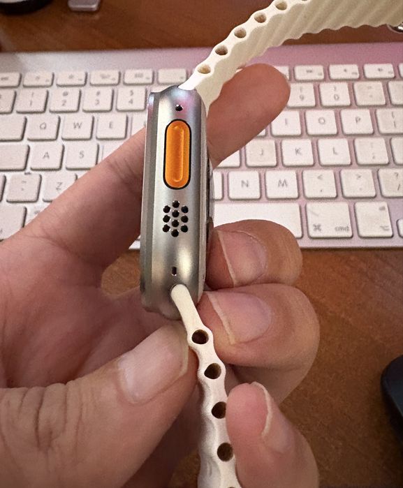 Apple Watch Ultra 2 Titanium