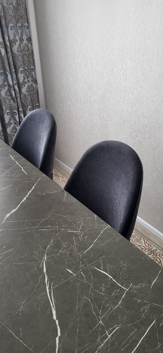 Стол для гостиной