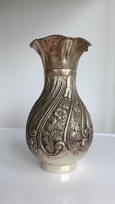 Vintage , масивна , метална , посребрена ваза