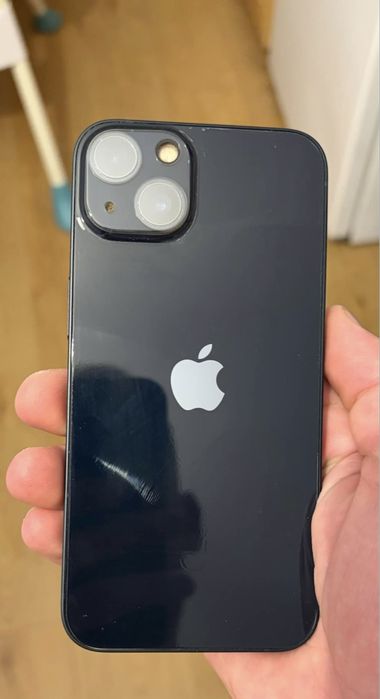 Vand iphone 13 folosit