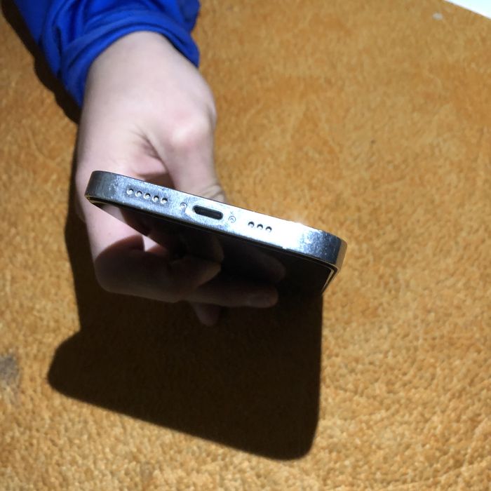 Айфон 12про без гарантя