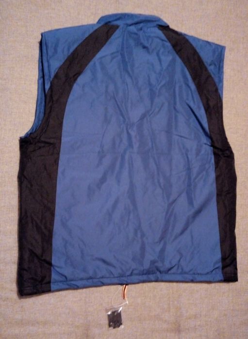 Водо и ветроустойчив елек XL размер