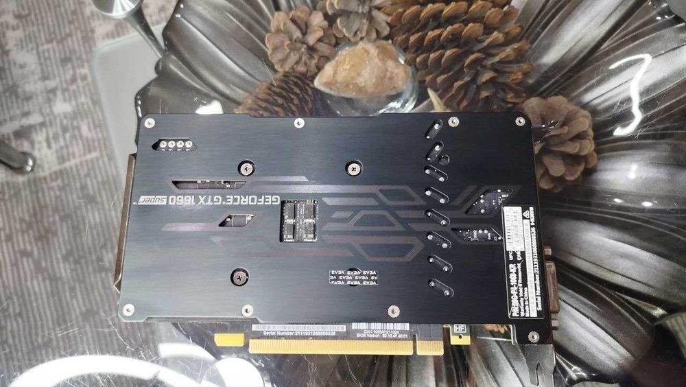 Продавам видео карта EVGA GeForce GTX 1660 SUPER SC ULTRA GAMING