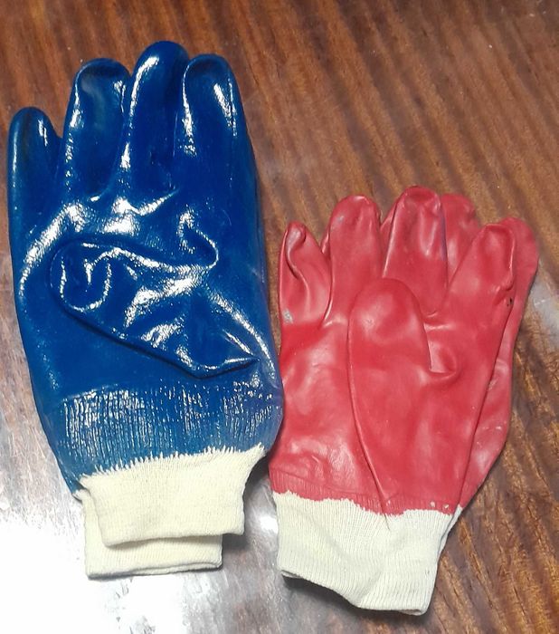 Рабочие плотные перчатки-250 тенге.Подшлемник.