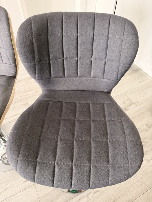 Scaune de bar 2 bucati stare foarte buna