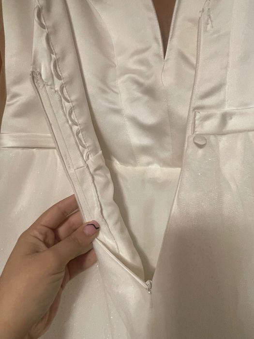 Rochie mireasa cu trena, voal 1,80 m și cercuri, toate incluse in pret