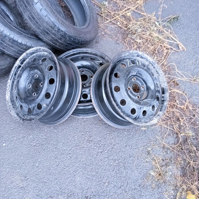 Продаю железный дискr15. 4*100