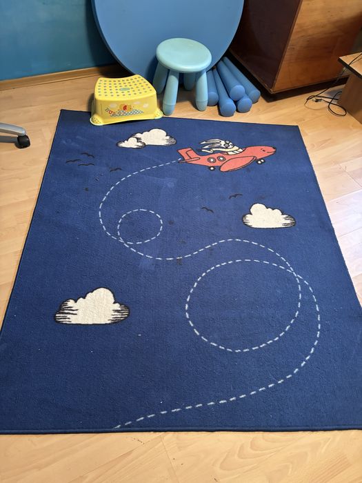 Covor, masa si scaun baiat Ikea
